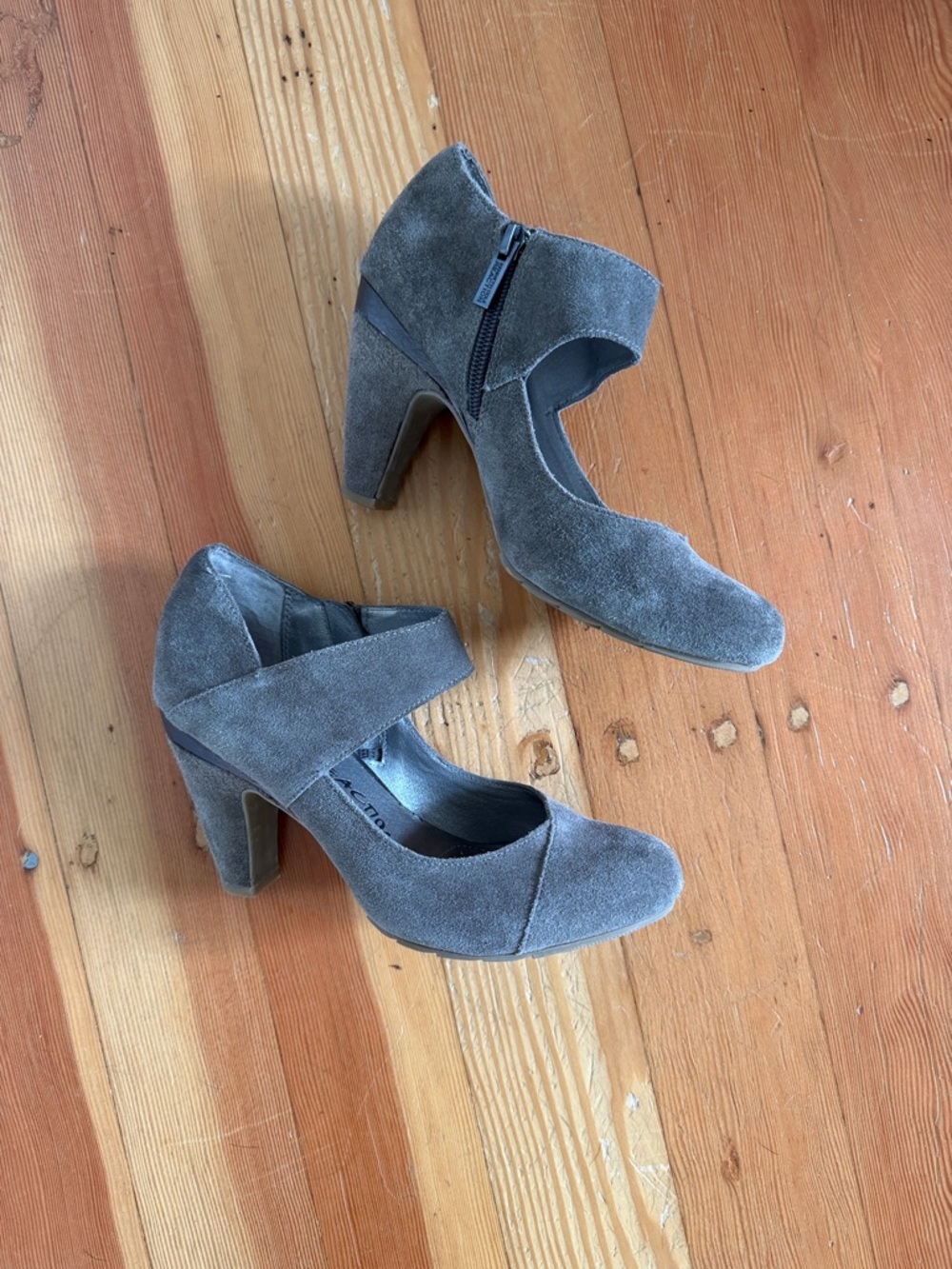 Kenneth Cole Reaction Spicy Juice‎ Suede Vintage Style Heels 7
